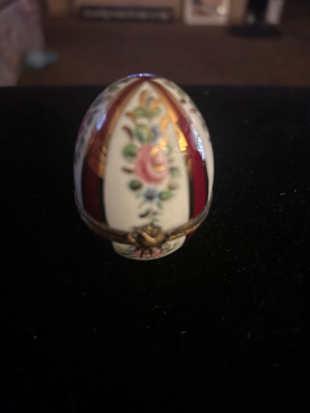 Beautiful Limoges Rochard Hand Painted Egg Shape Porcelain Trinket Box